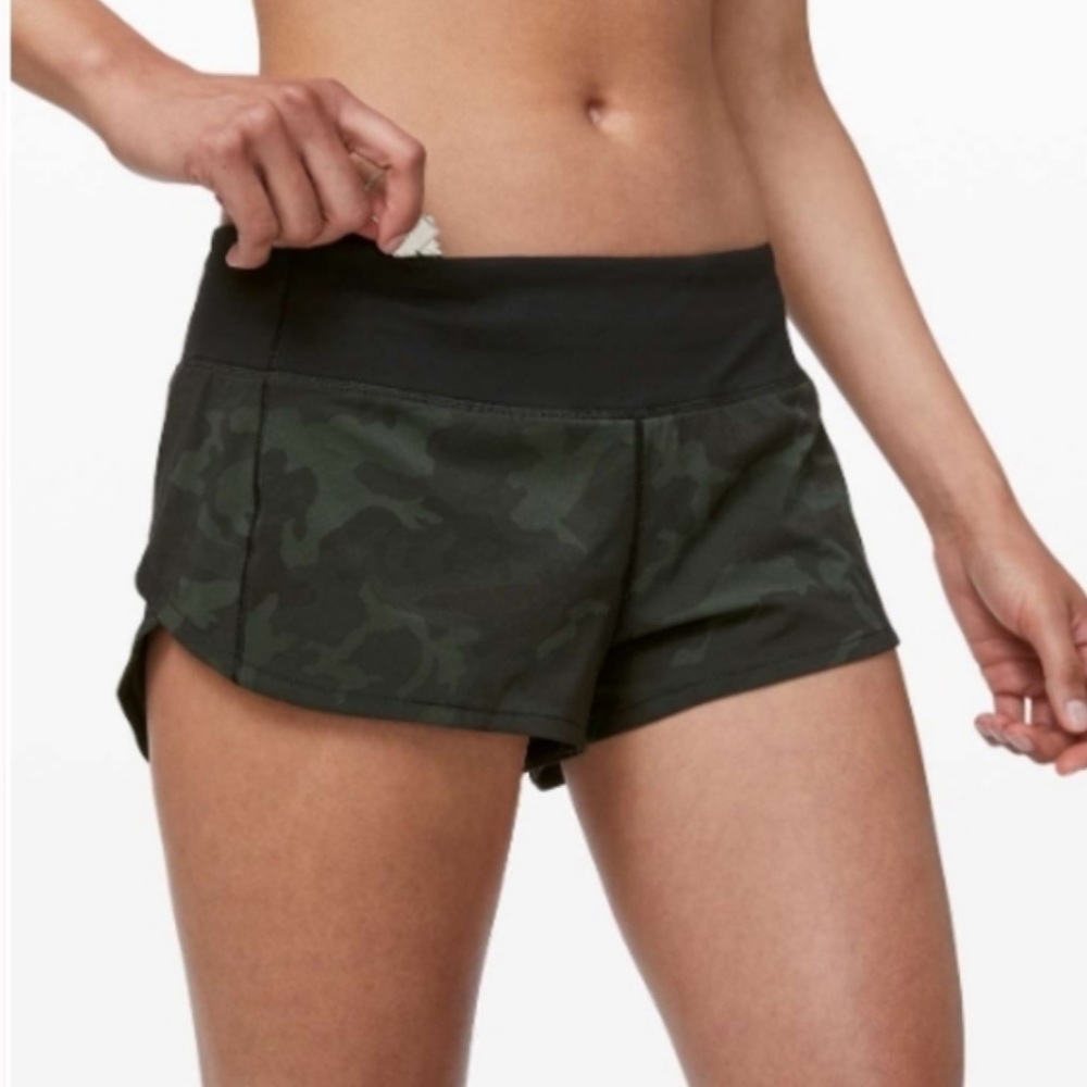 Lululemon Speed Shorts 2.5” Green Camo Icognito Size 8